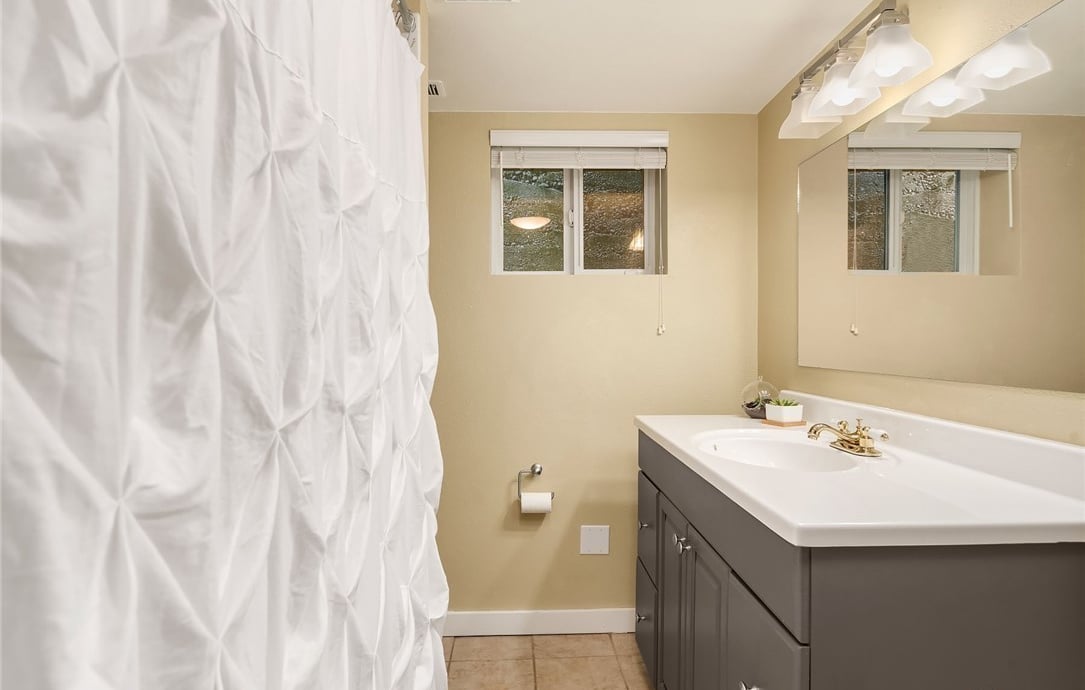 1511 Madrona Dr