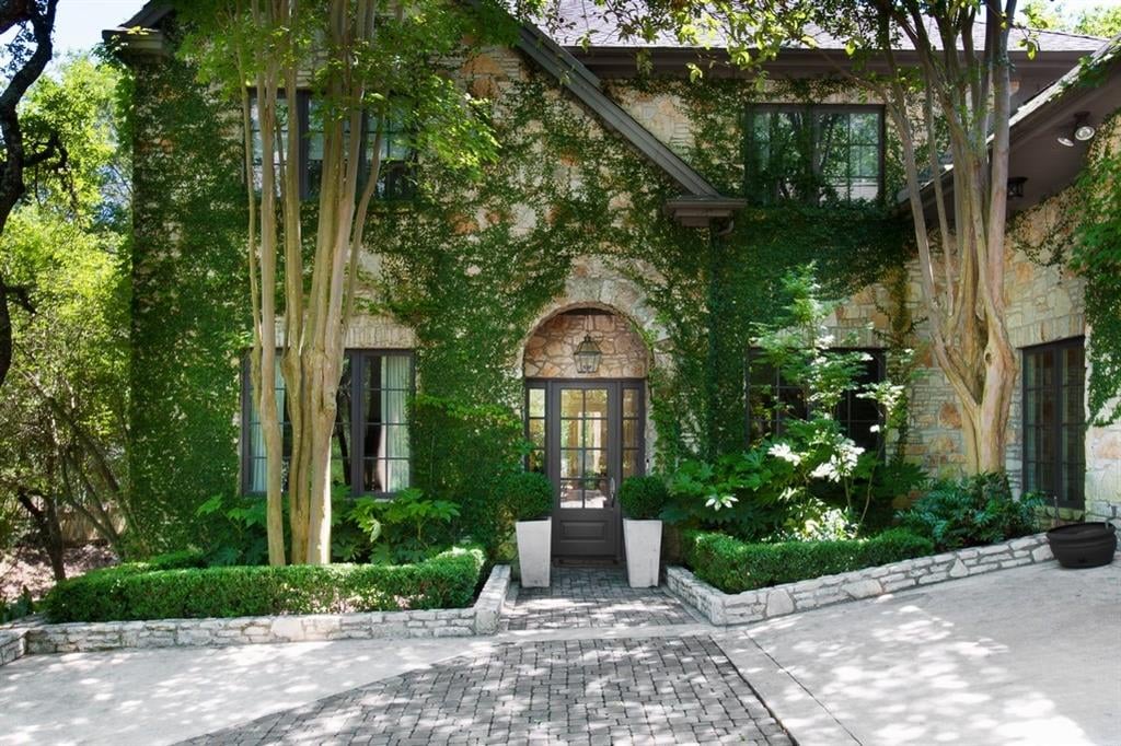 5005 Mantle Drive