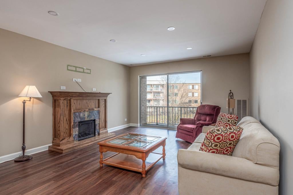 900 E Wilmette Road #302