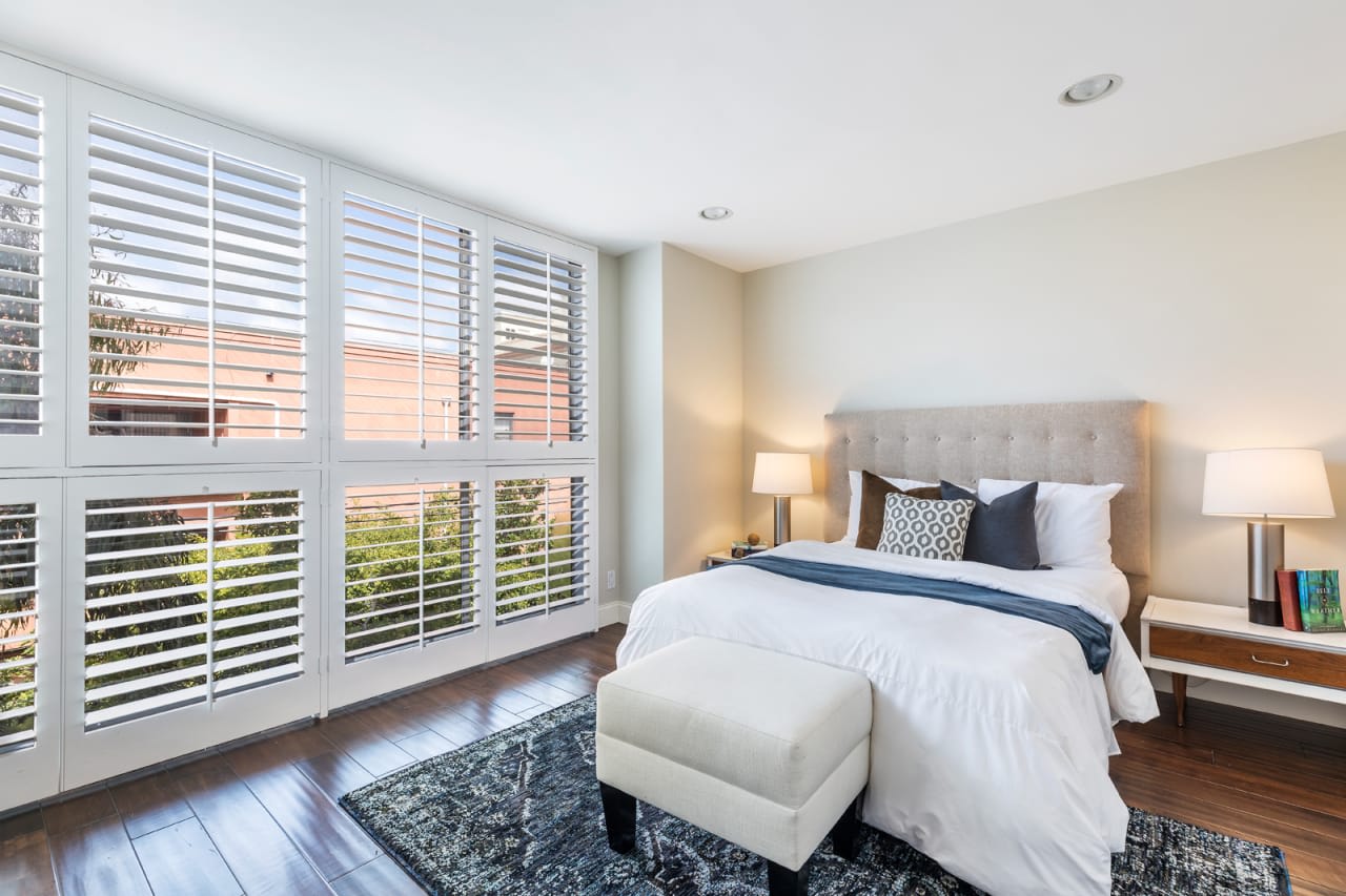 137 S Palm Drive #406