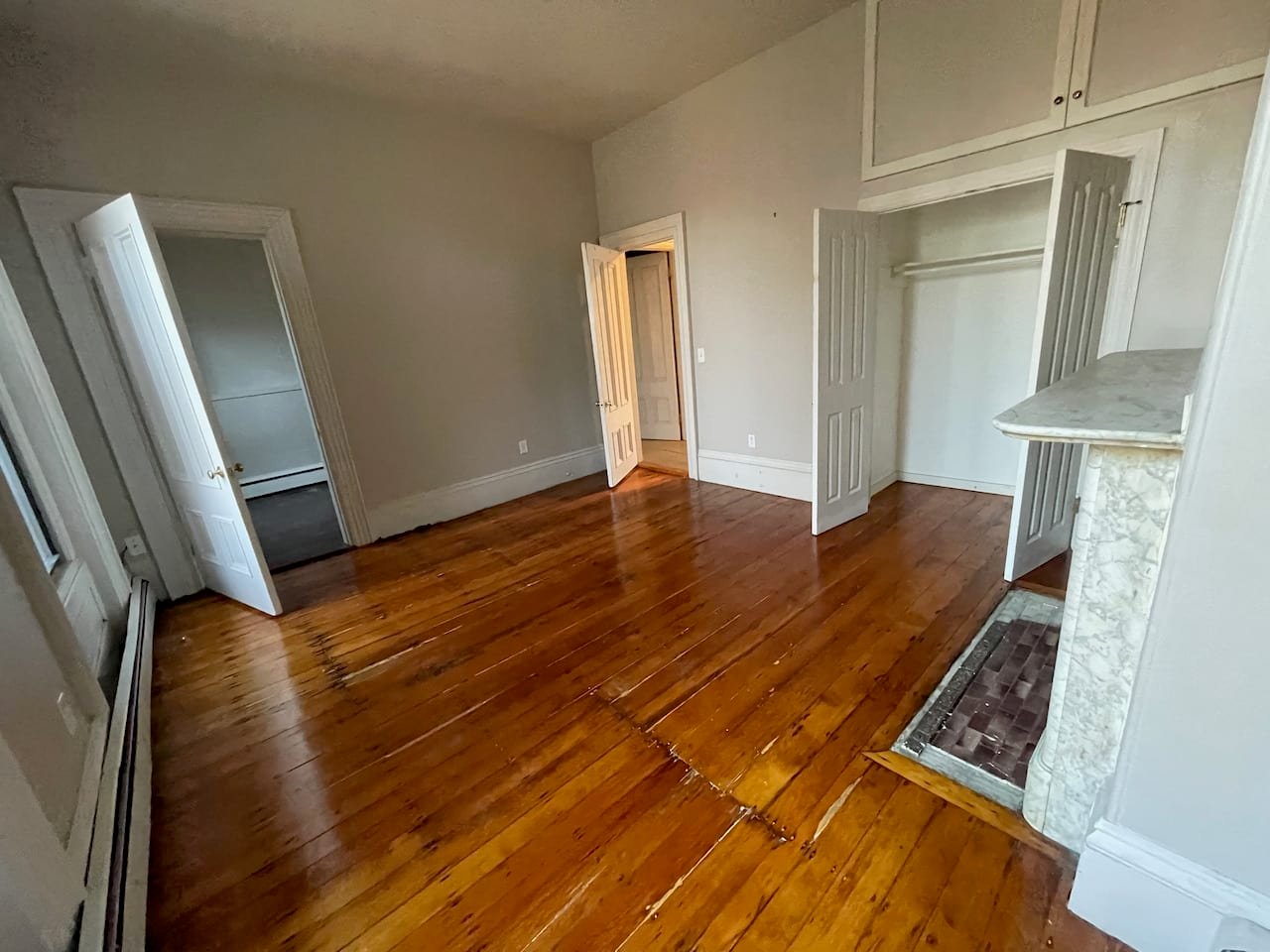 Spacious Mass Ave @ Tremont Street 2.5 Bed 1 Bath w. Laundry and Renovated Kitchen! JUNE! 