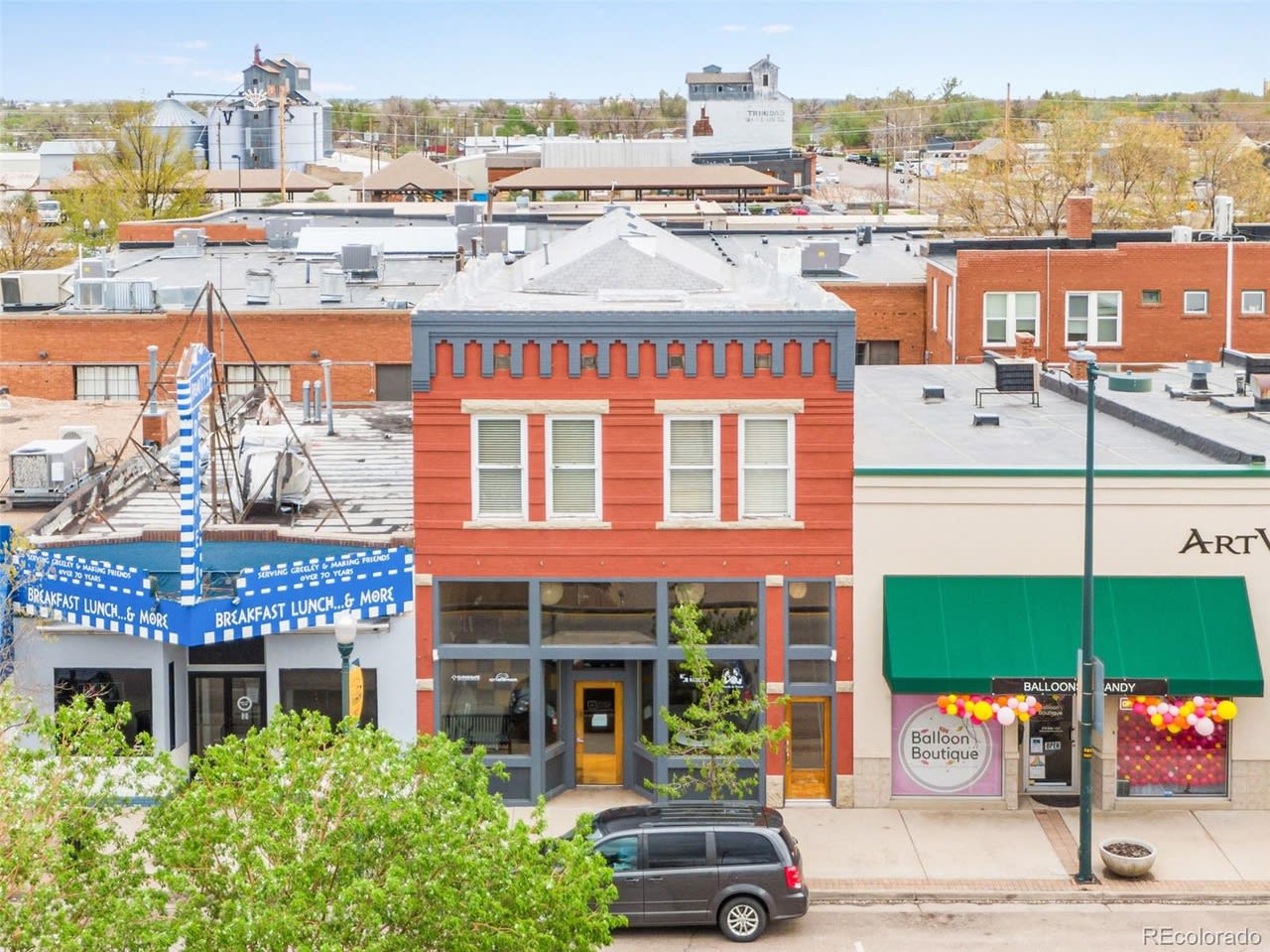 Prime Mixed Use Building: 922 8th Ave - $1.05M