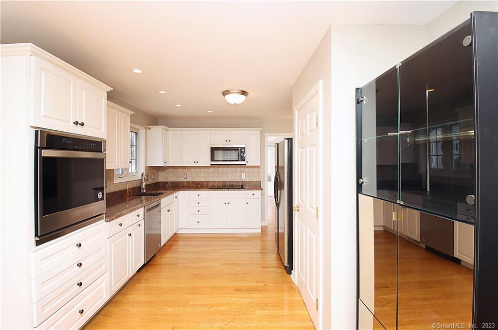 31 Meadow Brook Pl