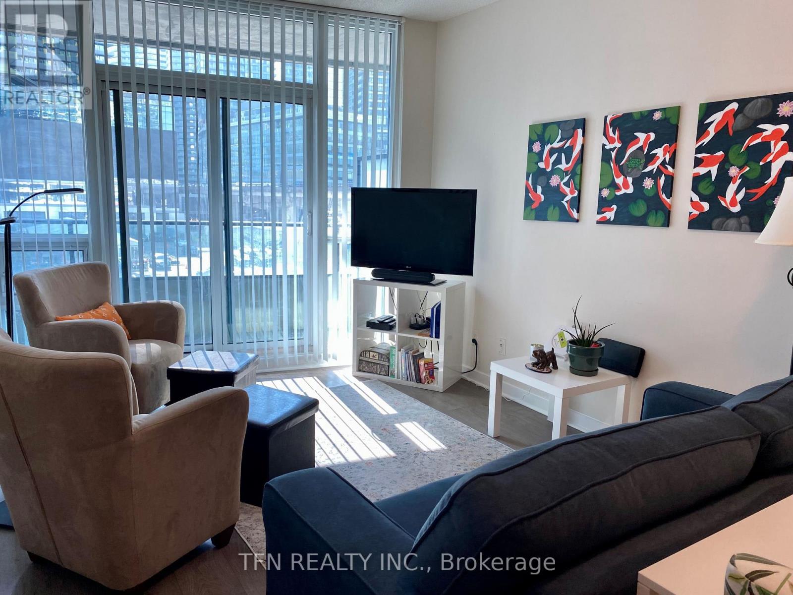33 Bay St, Unit 302