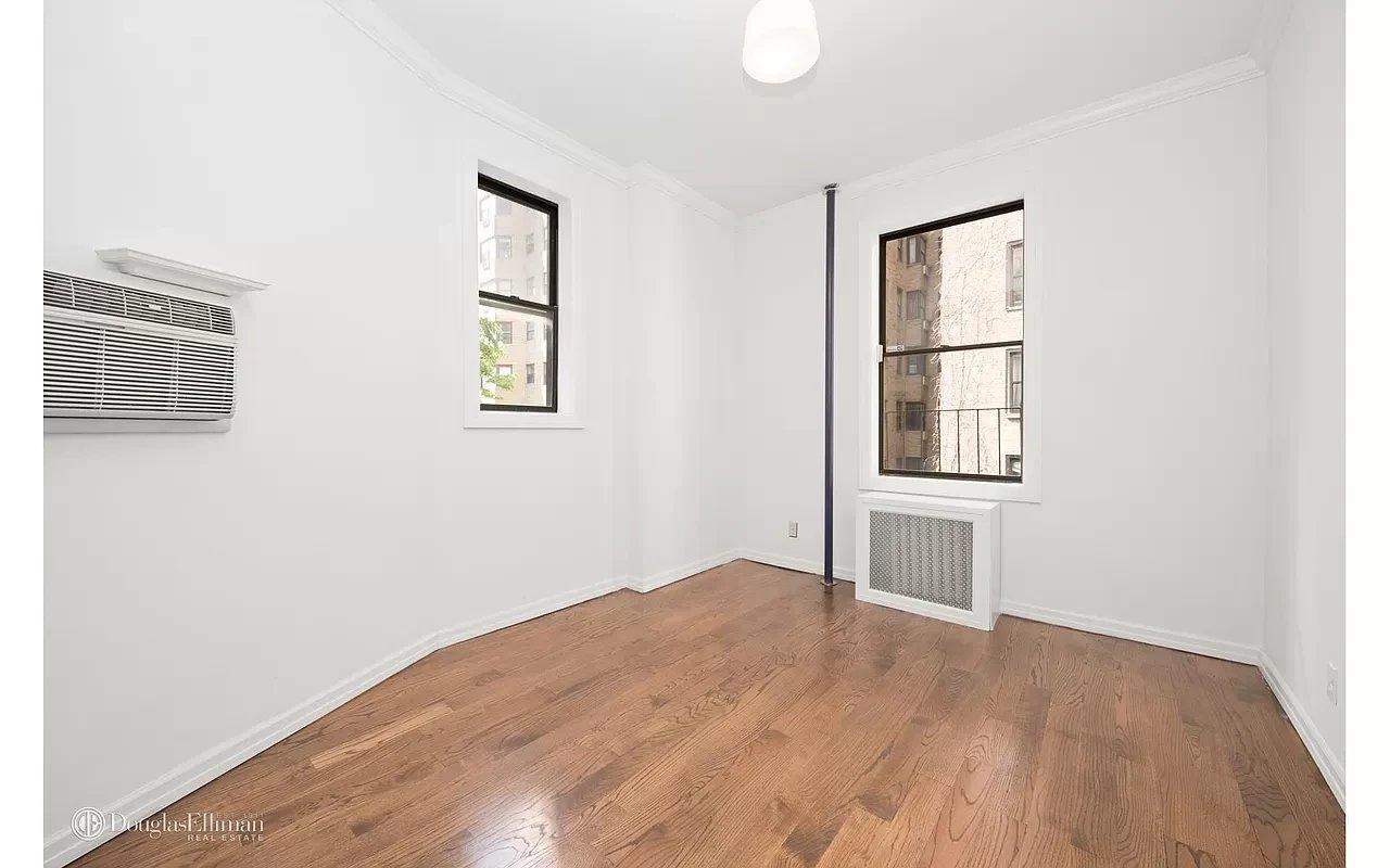 212 East 70th Street Unit: 3C