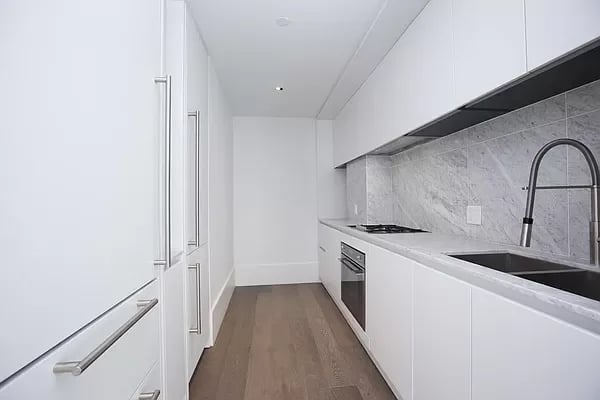 60 South 8th Street Unit: 809