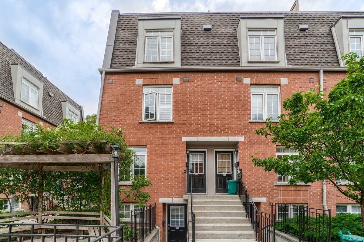 870 Jane St, #213