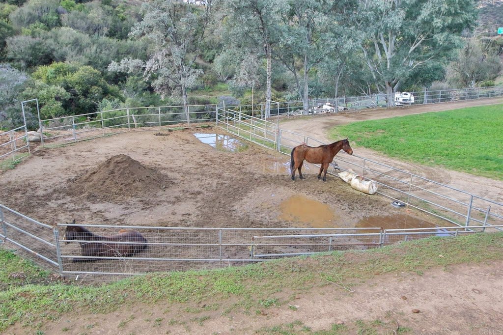 415 Peutz Valley Rd