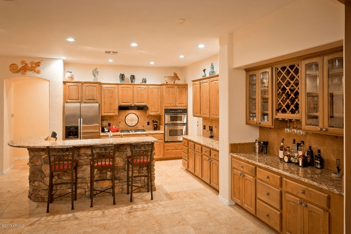 11292 E CAVEDALE DR