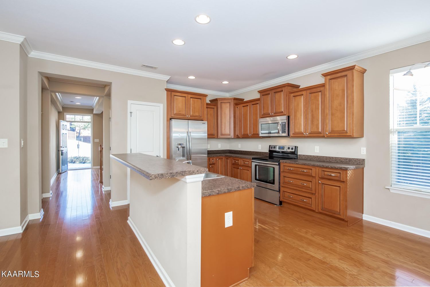 2450 Ancient Oak Ln