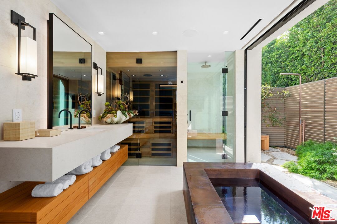 Luxe Estate