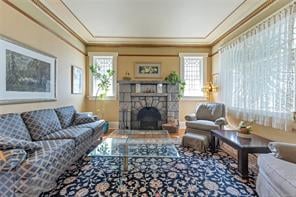 1636 Hollywood Cres