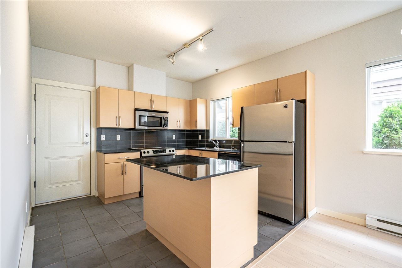 401-1661 Fraser Avenue, Port Coquitlam