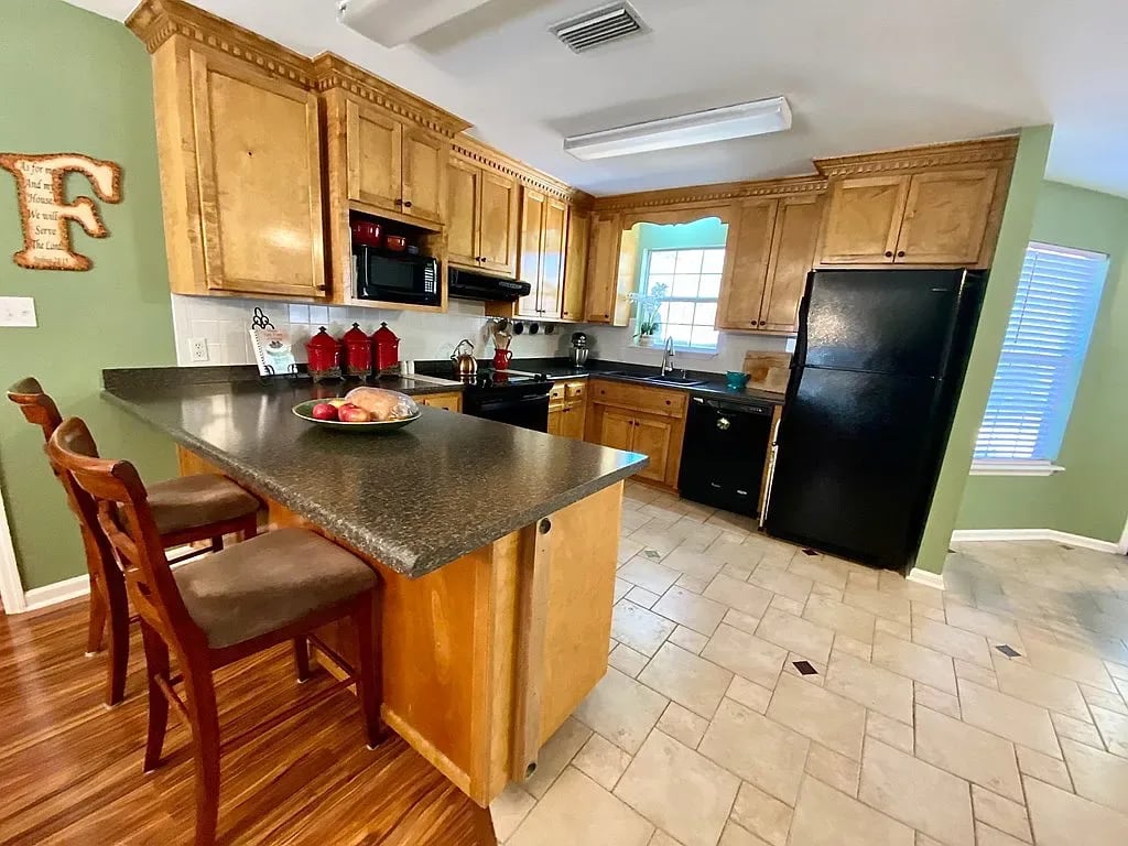 1408 Bay Tree Rd