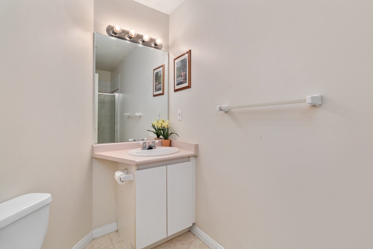 105-2975 Princess Cres