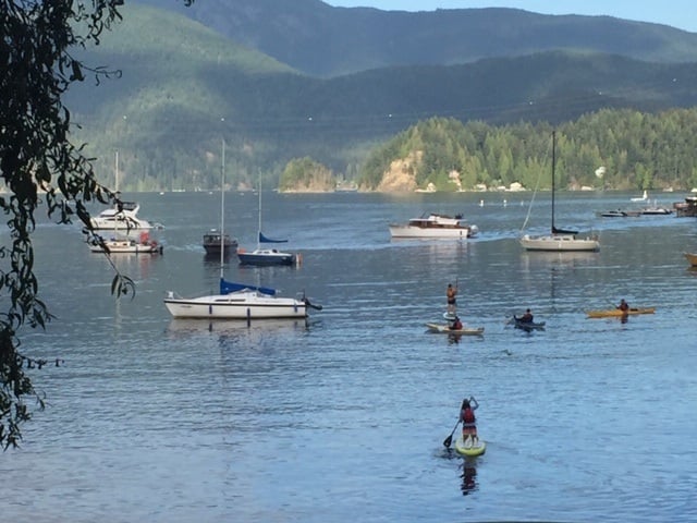 2044 Deep Cove Cres
