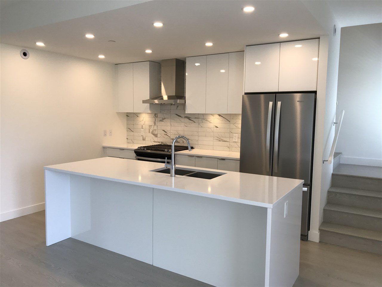 15-3596 Salal Dr
