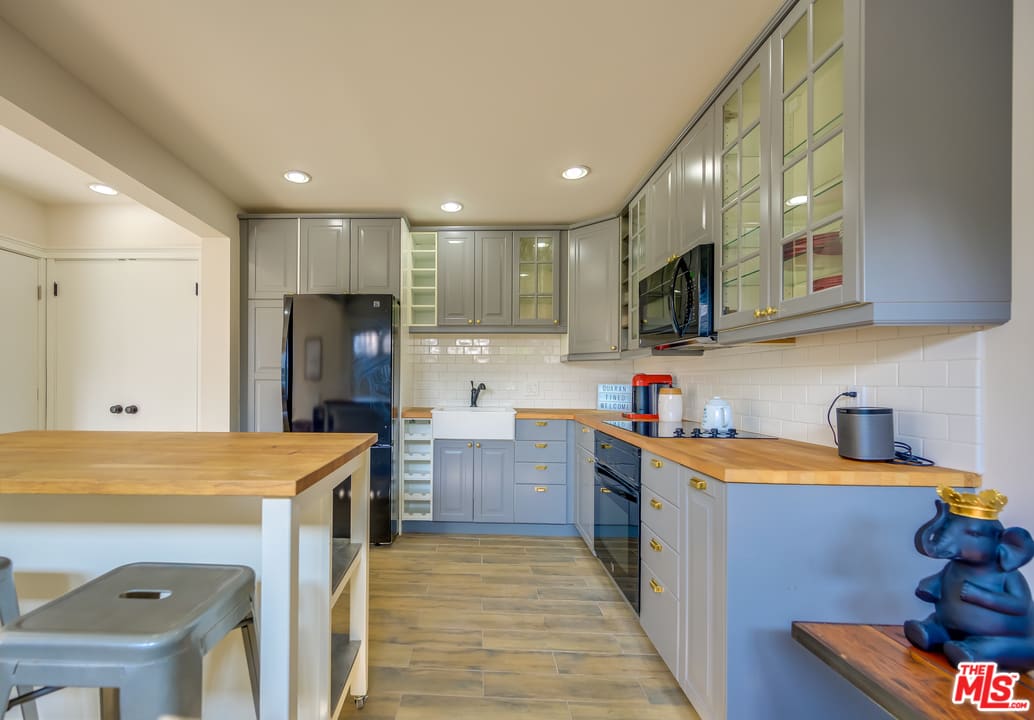 3752 Ocean View Ave, Los Angeles, CA 90066