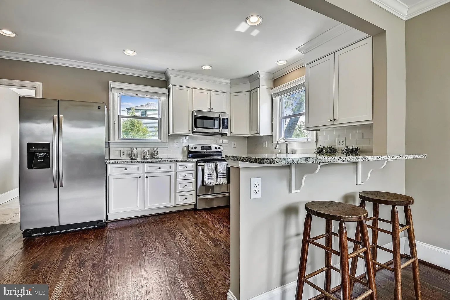 1111 VERNON AVENUE