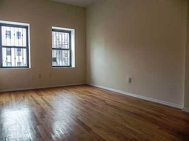 693 Madison St Apt: 2R 
