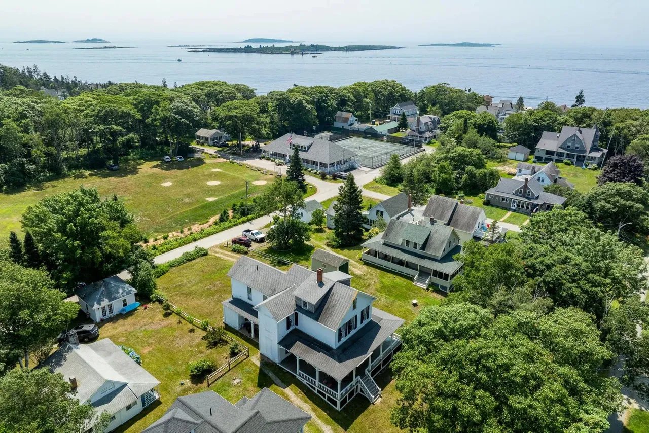 New Listing: 9 Grove Street, Boothbay, ME 04544 – $975,000