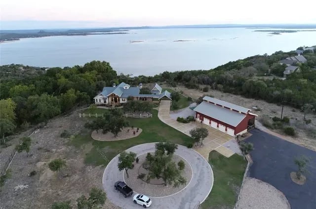 900 White Bluff Trl