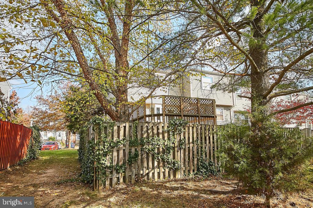 5888 Clarendon Springs Pl