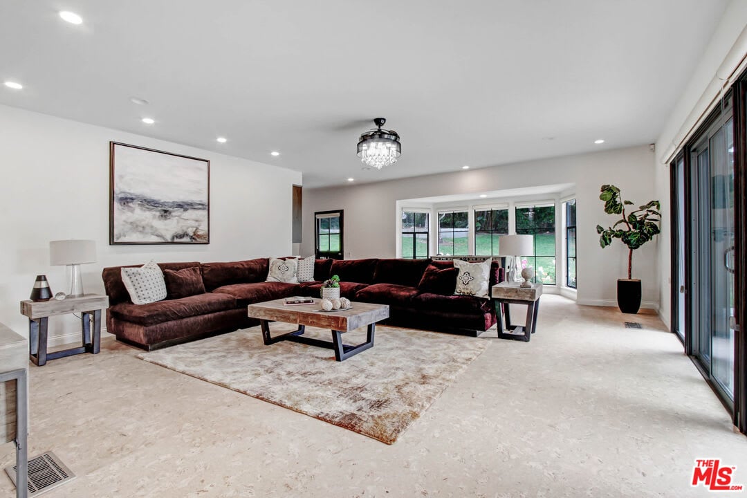 Summit Opulent