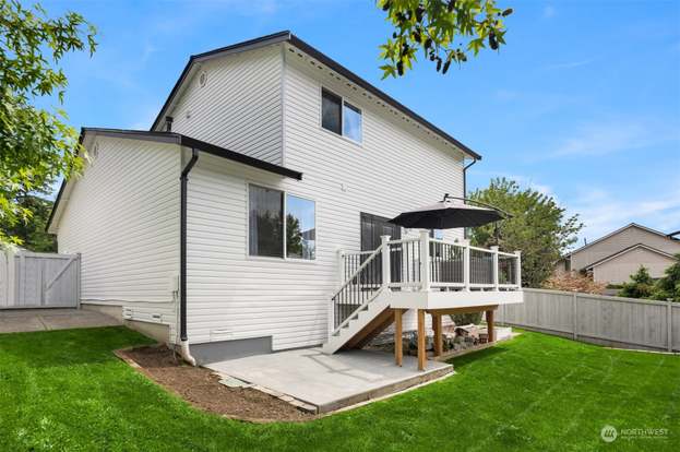 9530 17th Pl NE
