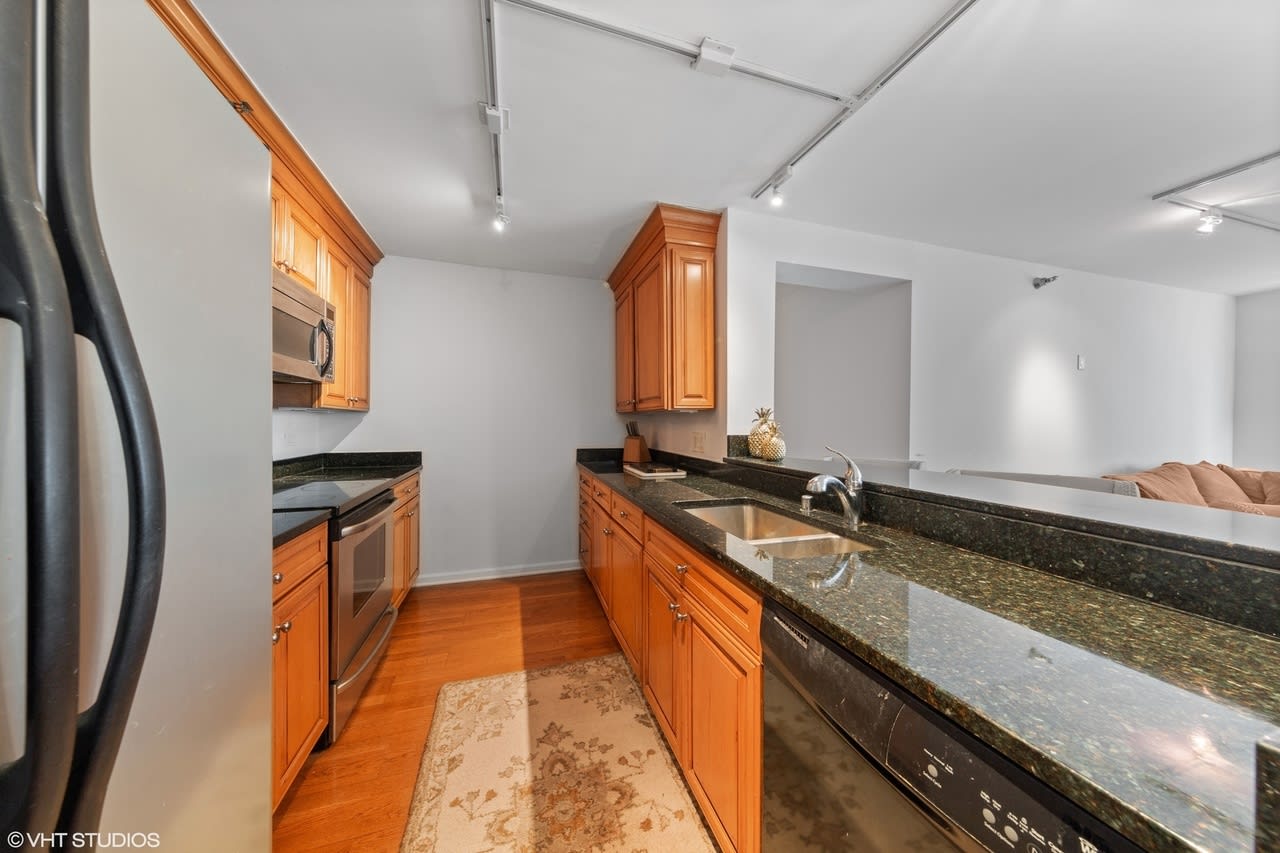 345 N LaSalle Dr #3303