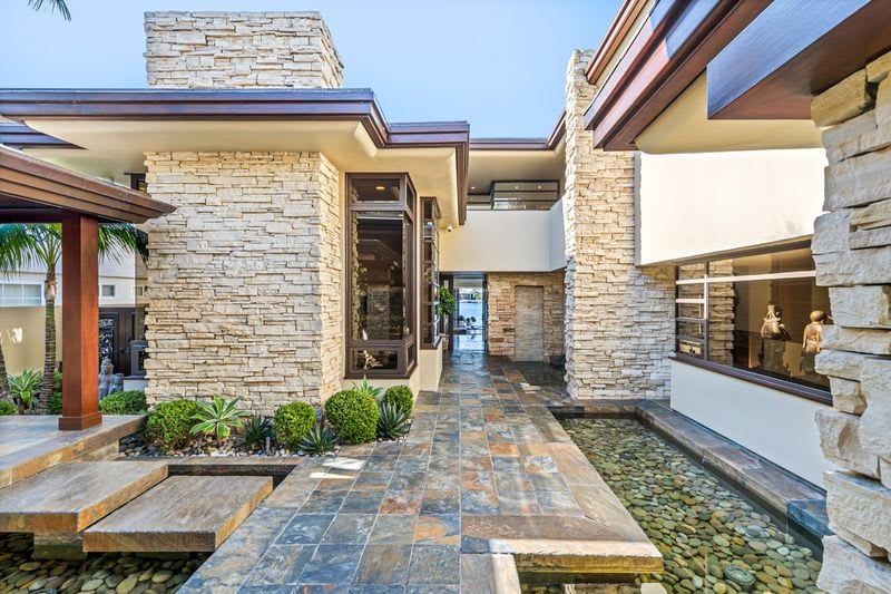 Zen Sanctuary in Corona del Mar Harmonizes Water Views and Eclectic Contemporary Design