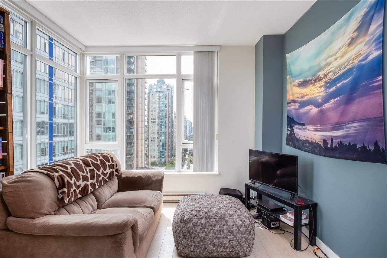 1206-480 Robson St
