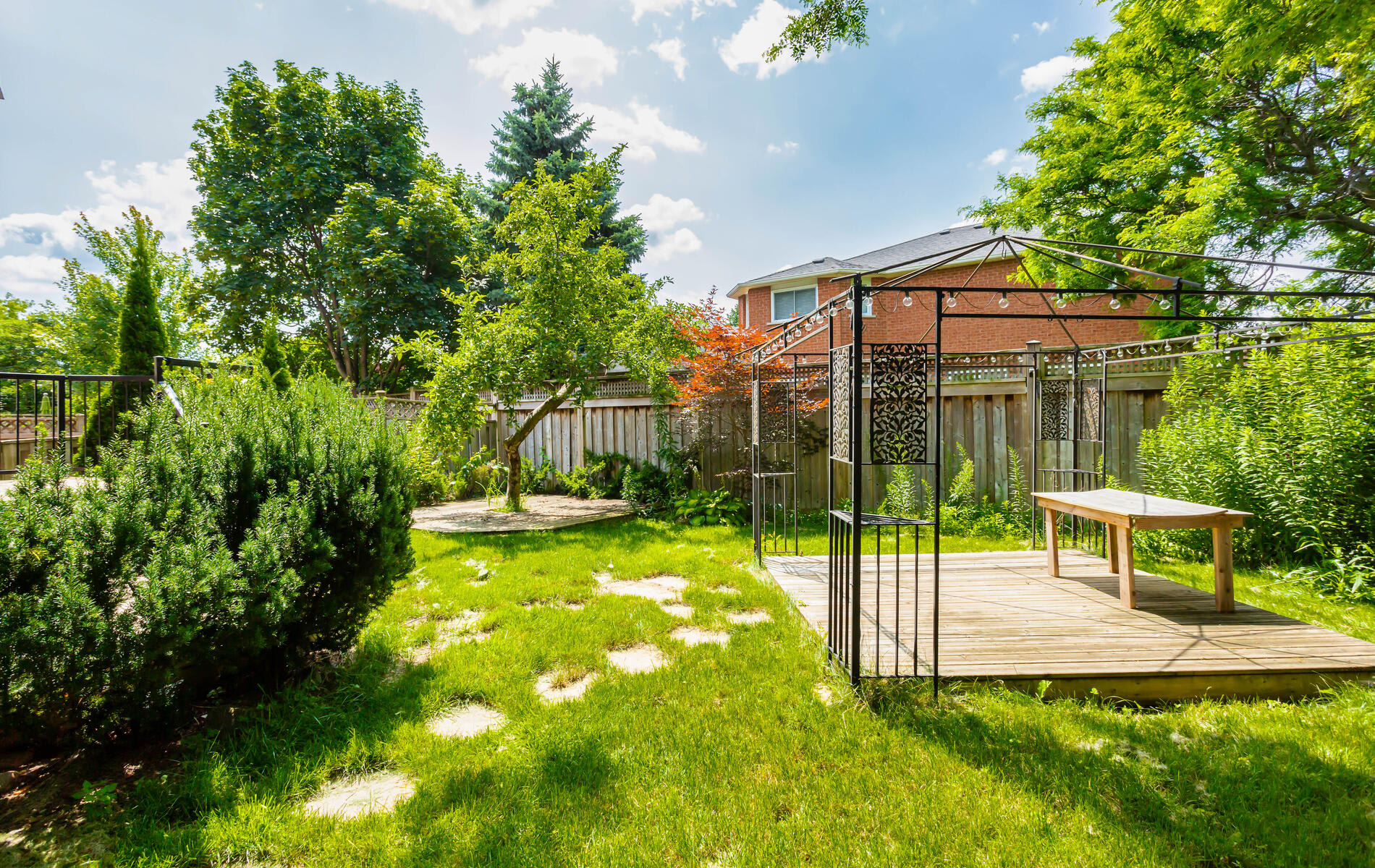 1308 Valerie Cres