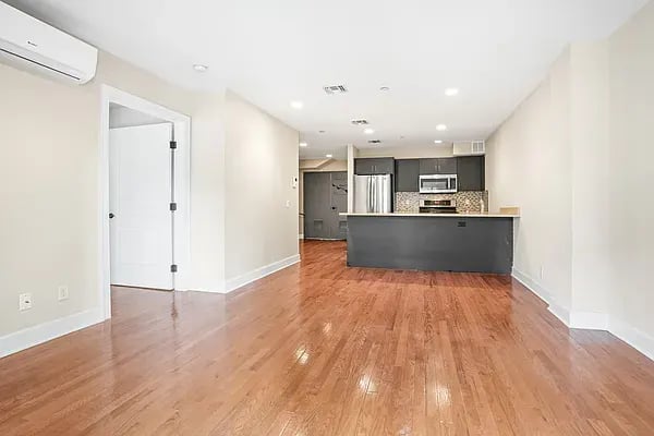 185 York Street Unit: 1B