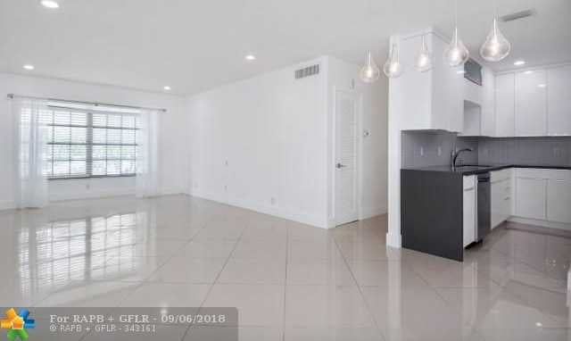 2200 NE 66th St Apt 1429