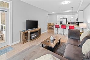 203-938 Dunford Ave
