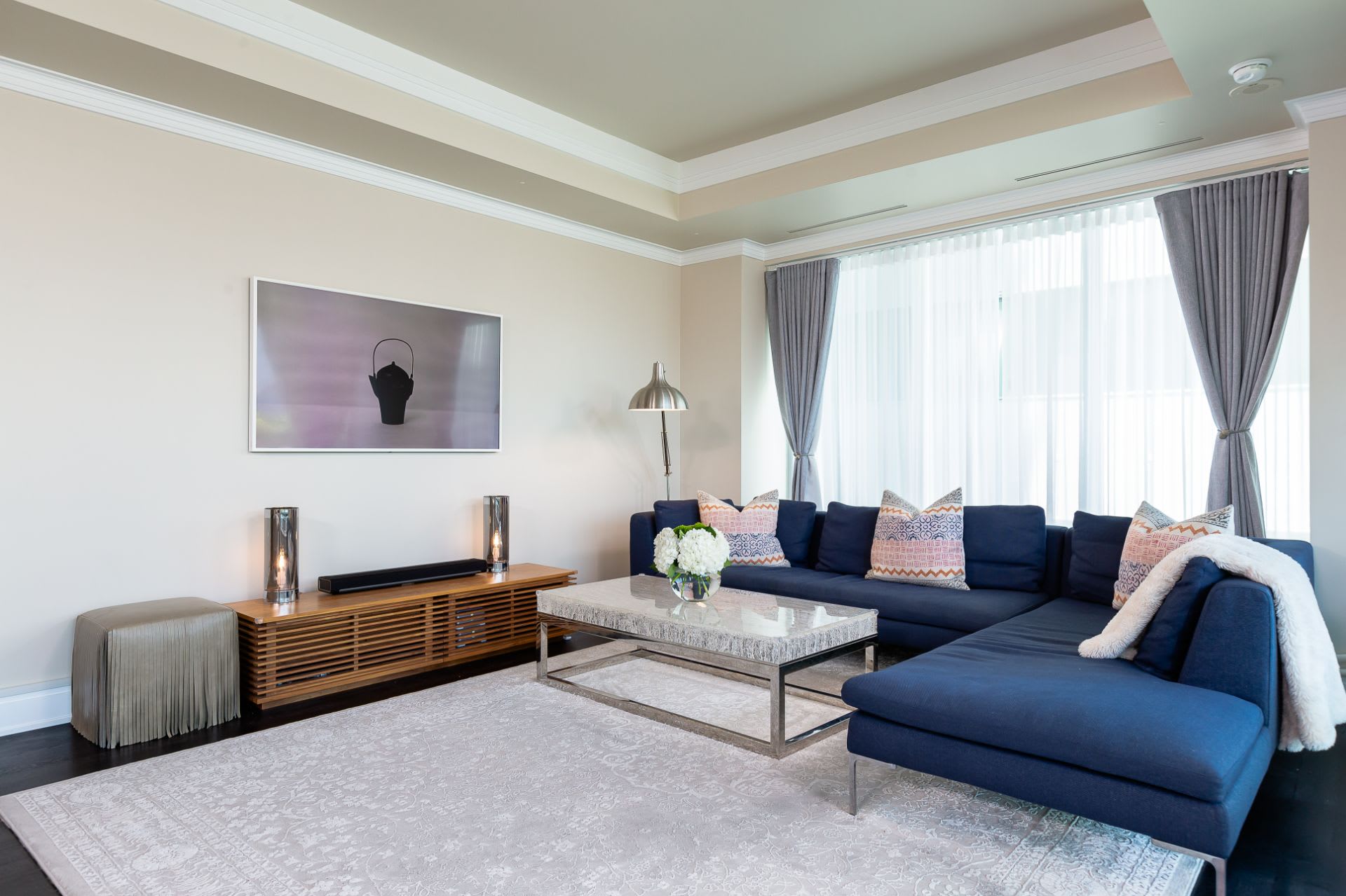 206 Bloor St W 