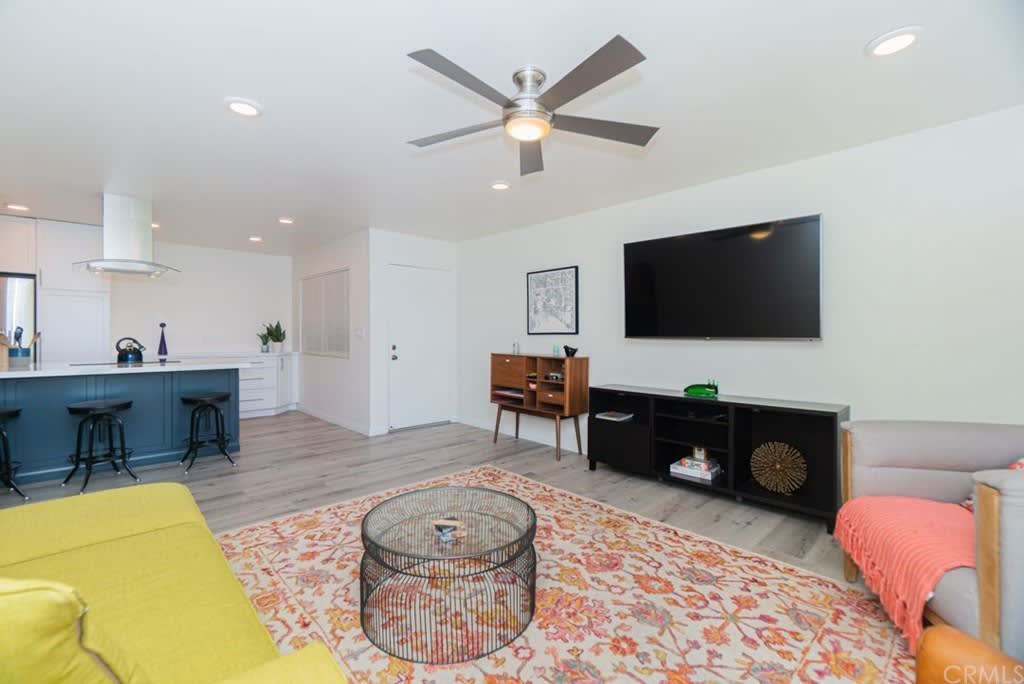 Turnkey Condo in Long Beach