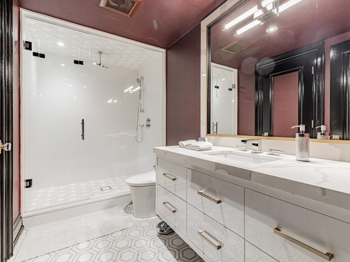 A World Of Exclusive Modern Luxury 