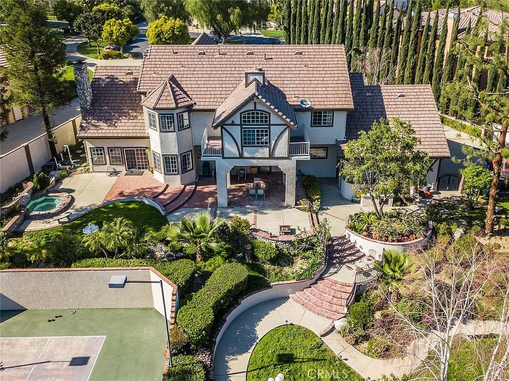 3251 Peppertree Point