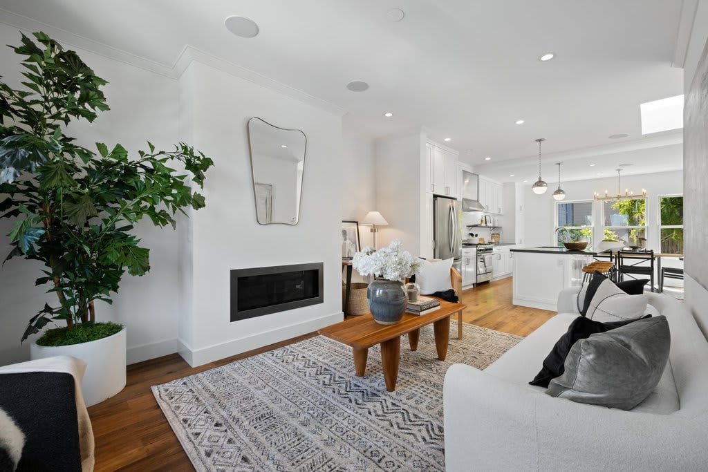 228 Ellsworth