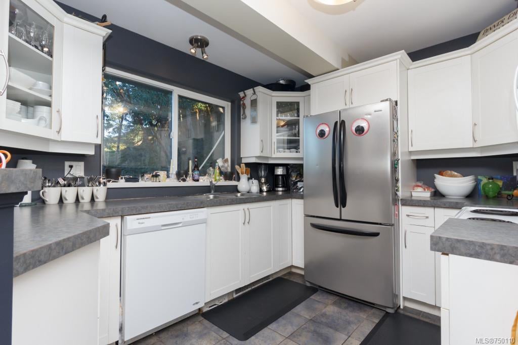 632 Olympia Ridge, Langford