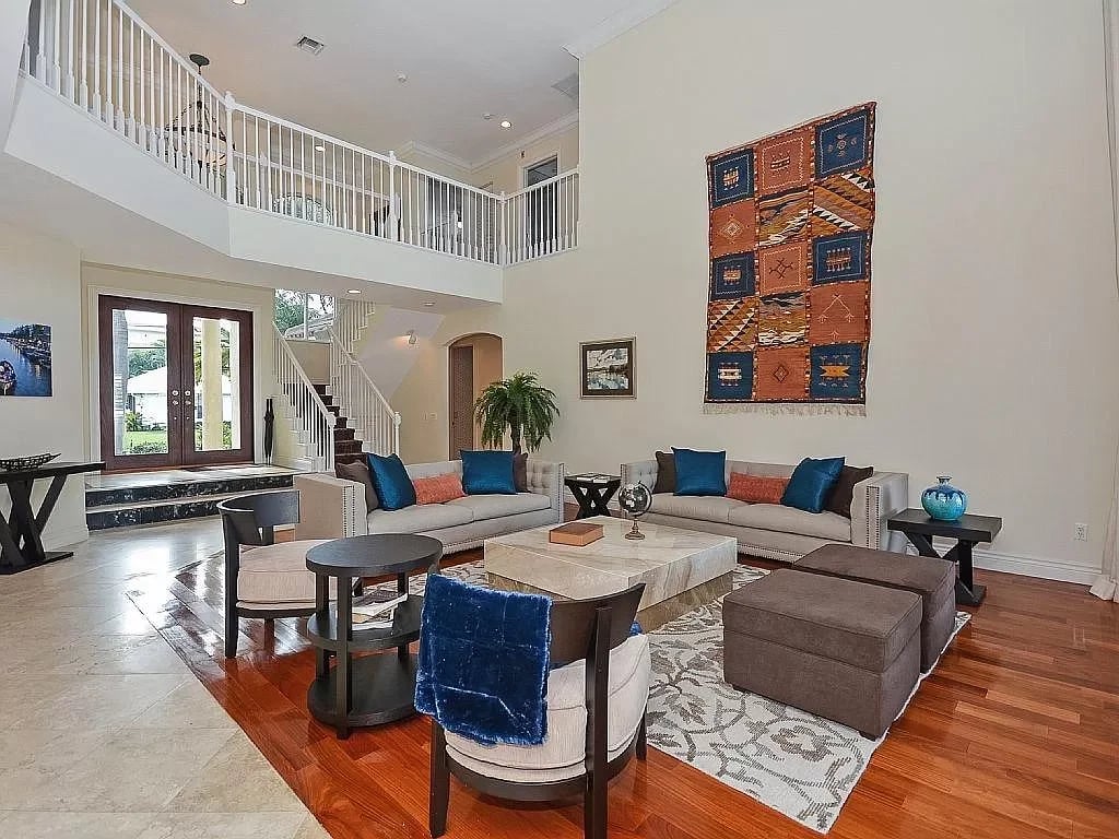 1055 Del Harbour Dr