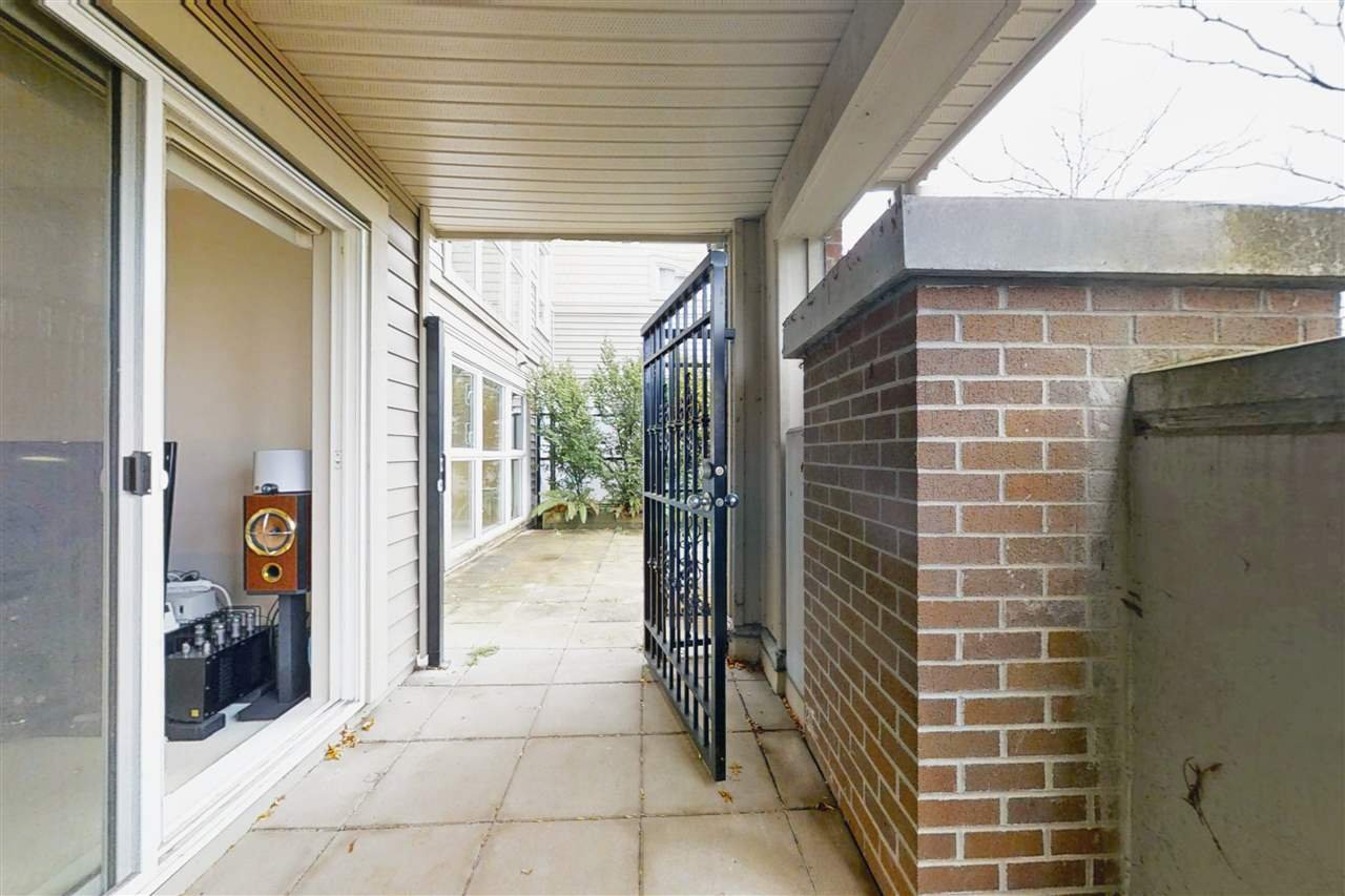 108-6800 Eckersley Rd
