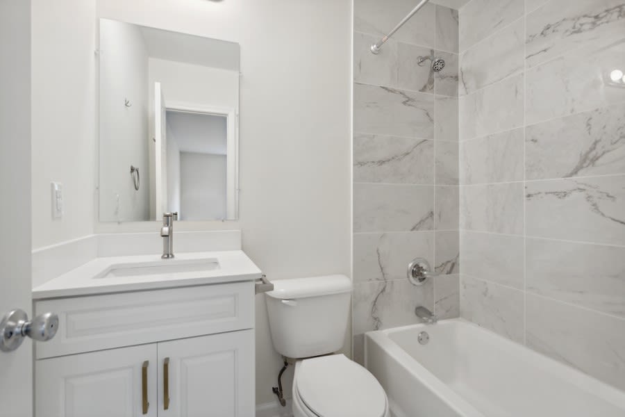 2015 Arthur Ave, #2
