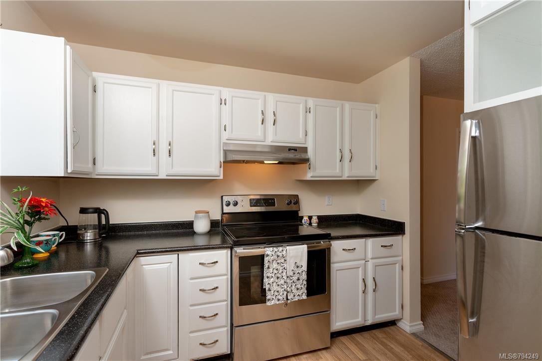 1770 Thrush Rd, Shawnigan Lake