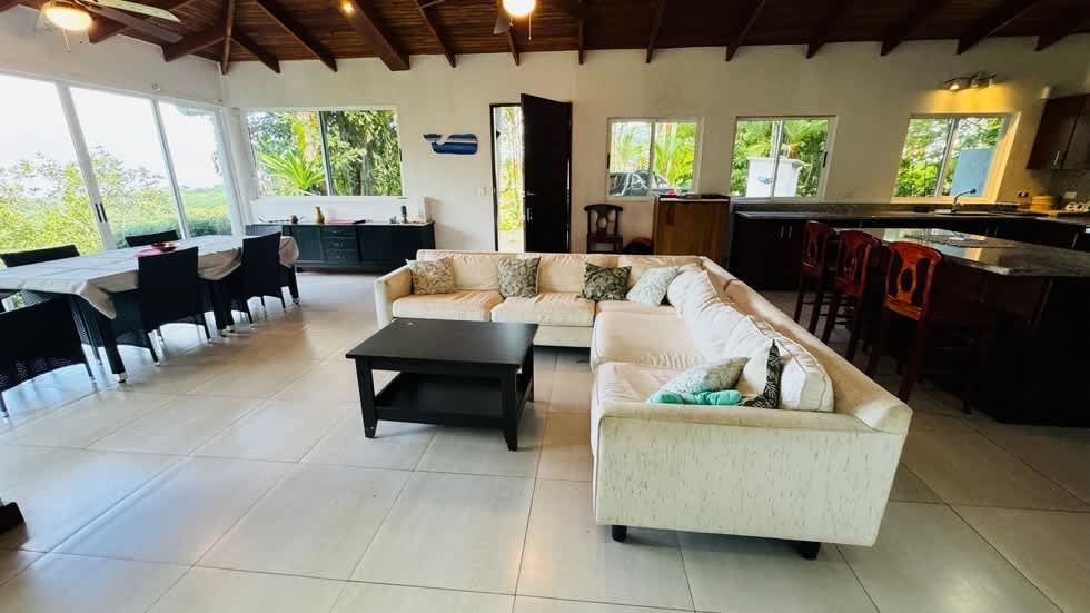 Tranquil Luxury Retreat with Stunning Ocean Views in Uvita