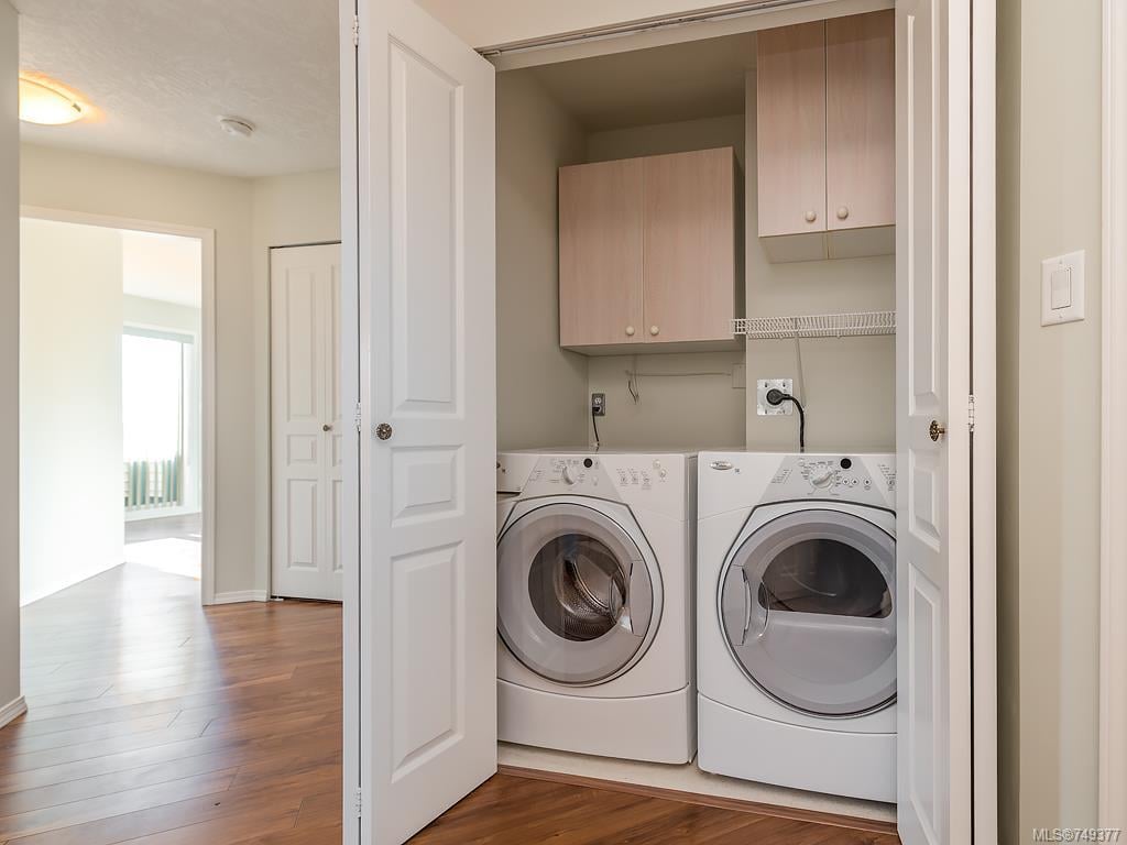 405-898 Vernon Ave