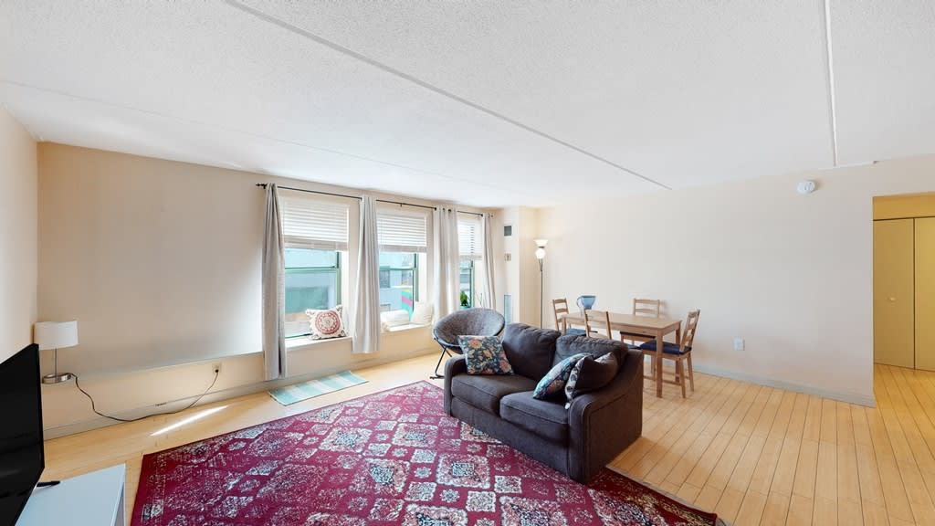 108 Peterborough St #3E