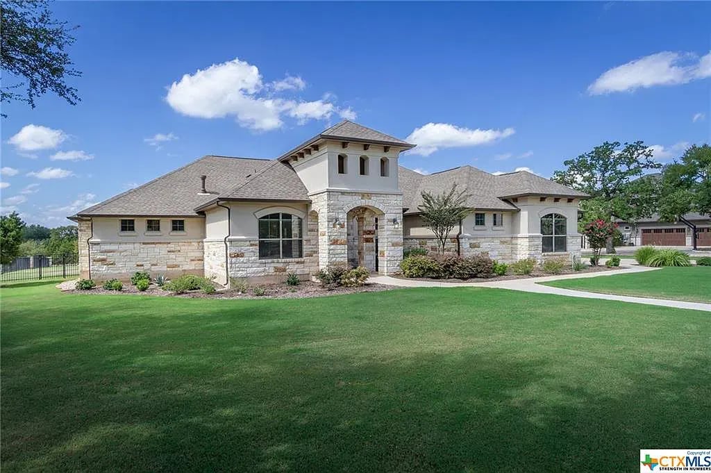 309 Escondido Dr